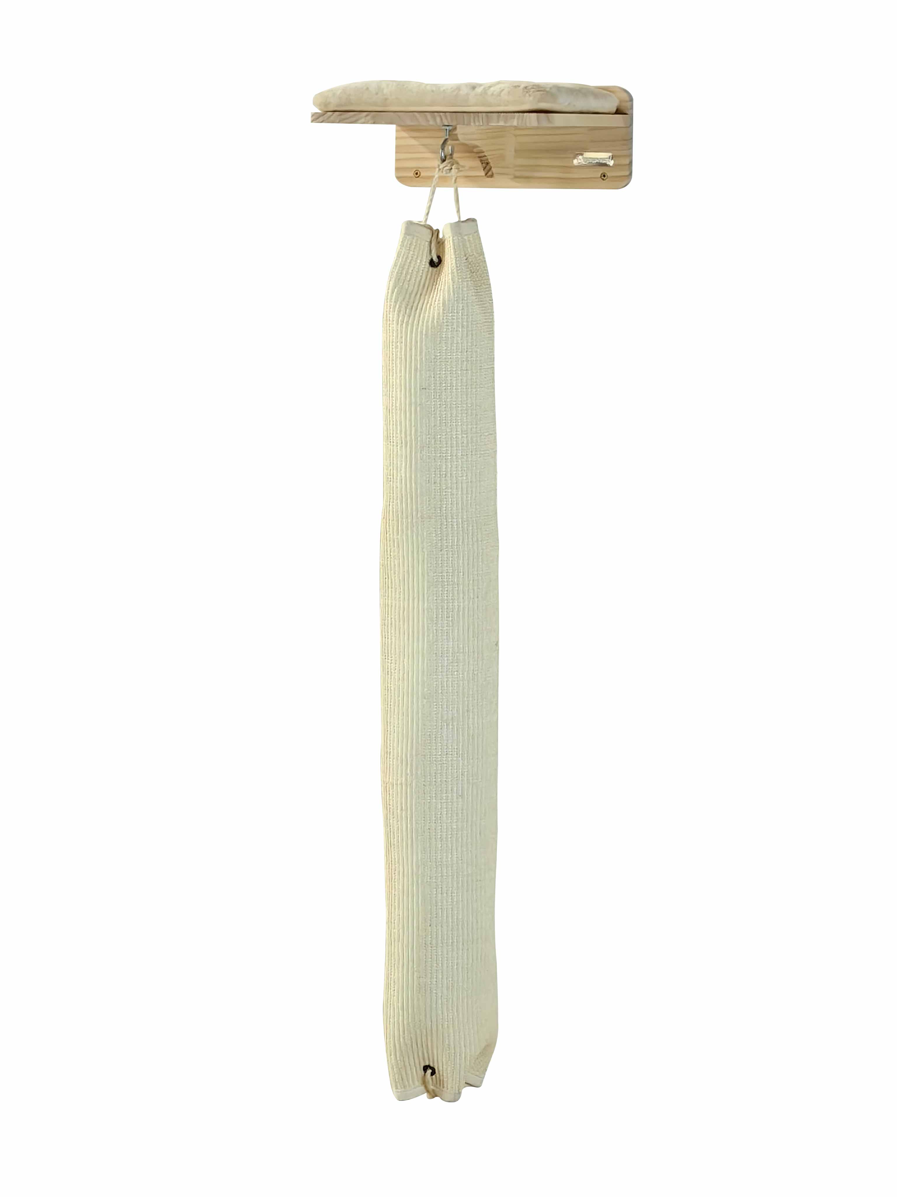 Quapas! Krabpaal klimzak aan de muur met kussen beige